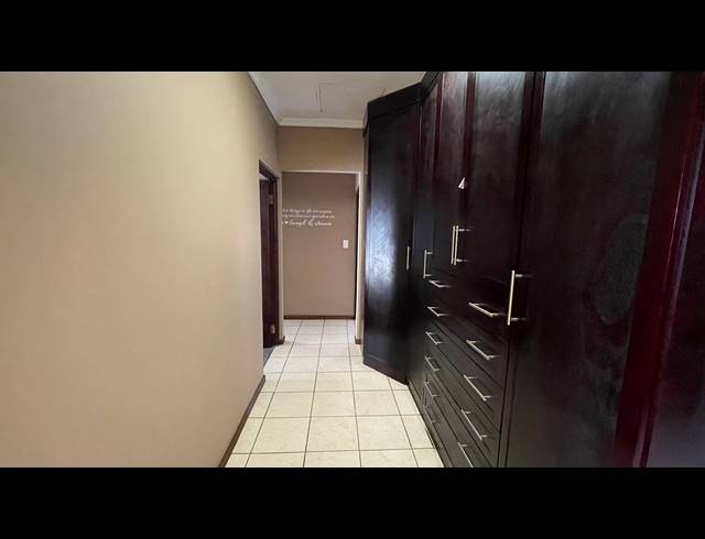 3 BEDROOM FREESTANDING FOR SALE IN KOSMOSDAL